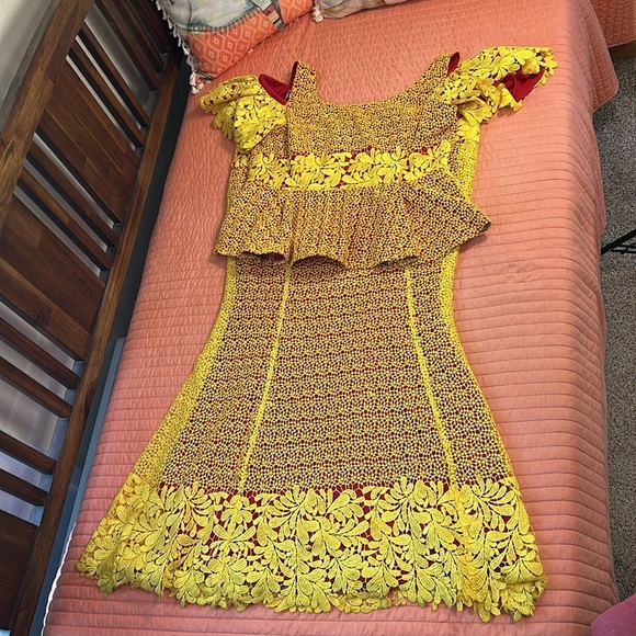 Vibrant African Ankara Style Lace Top & Skirt Set approximate size XL-XXL - Picture 16 of 17